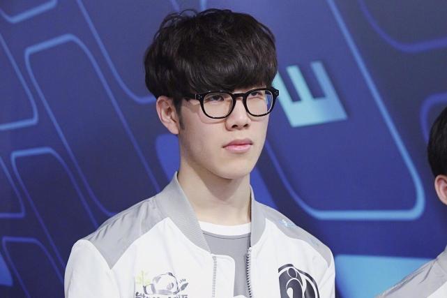 斯现东家埃 斯现东家埃