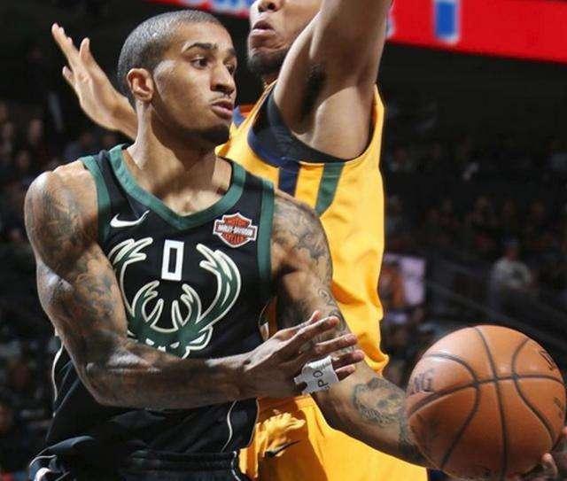 跟随新华社 跟随新华社