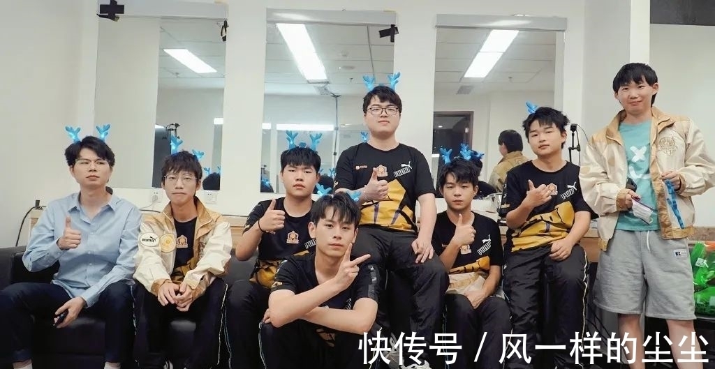 彼此支持着 彼此支持着