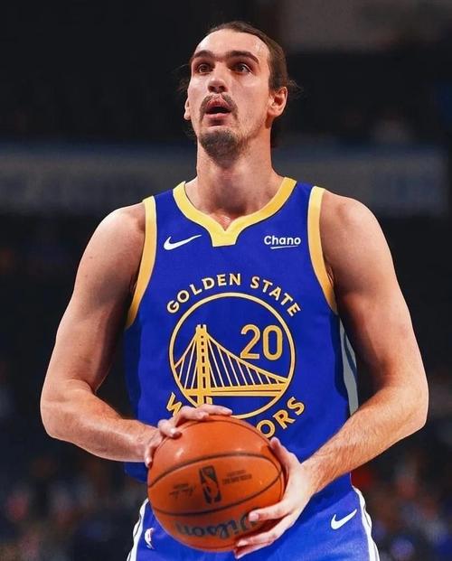 锋多为稳守 锋多为稳守